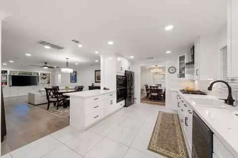 Kitchen - 5015 Sudbury Way, Carmichael, CA 95608 photo 5 of 9