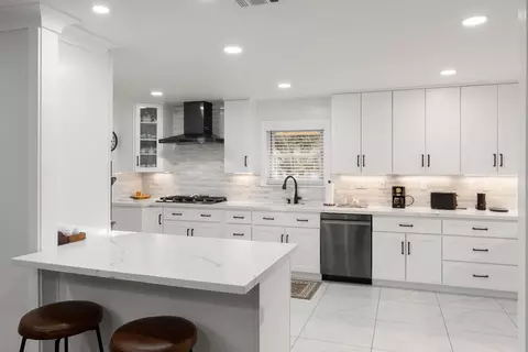 Kitchen - 5015 Sudbury Way, Carmichael, CA 95608 photo 2 of 9