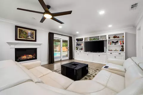 Living - 5015 Sudbury Way, Carmichael, CA 95608 photo 6 of 6