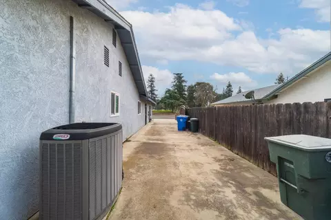 Exterior - 1635 Crom St, Manteca, CA 95337 photo 6 of 6