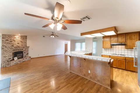 Living - 1635 Crom St, Manteca, CA 95337 photo 3 of 5