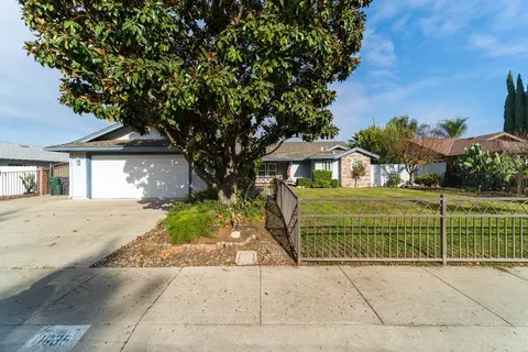Exterior - 1635 Crom St, Manteca, CA 95337 photo 1 of 6