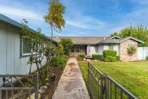Exterior - 1635 Crom St, Manteca, CA 95337 photo 3 of 6