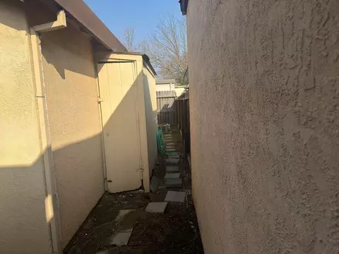 536 Capistrano Dr, Modesto, CA 95354 photo 2