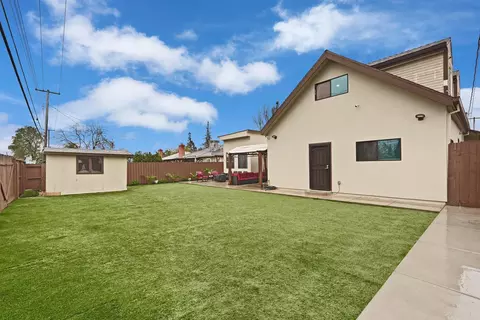 Exterior - 1507 Holly Dr, Lodi, CA 95242 photo 6 of 7
