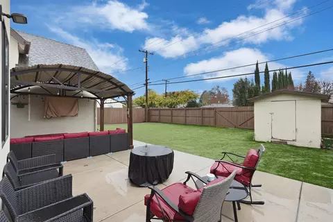 Exterior - 1507 Holly Dr, Lodi, CA 95242 photo 2 of 7