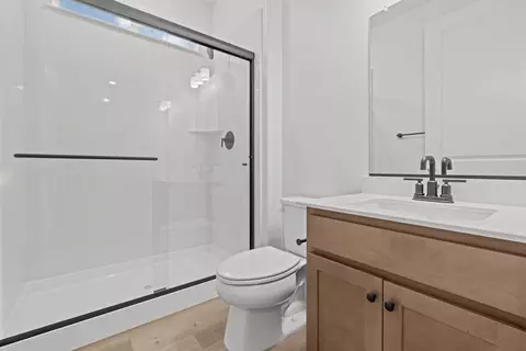 Bath - 475 Brachetto Ln, Manteca, CA 95337 photo 1 of 4