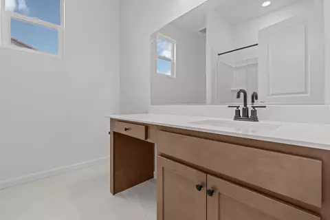 Bath - 475 Brachetto Ln, Manteca, CA 95337 photo 4 of 4