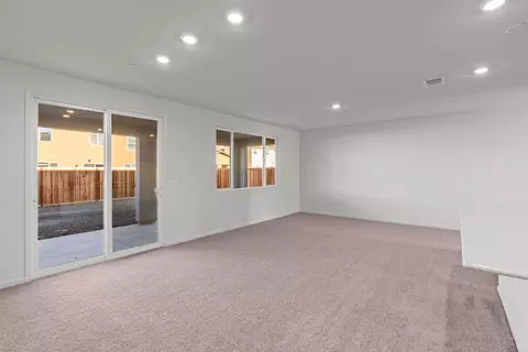 Living - 820 Summerhouse Dr, Patterson, CA 95363 photo 1 of 2