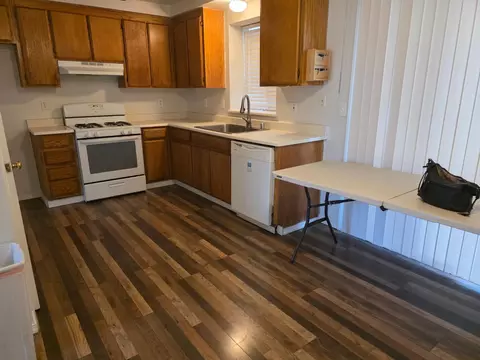Kitchen - 509 Peerman Ct, Modesto, CA 95351 photo 2 of 2
