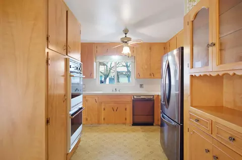 Kitchen - 221 Bruce Ct, Modesto, CA 95350 photo 1 of 4