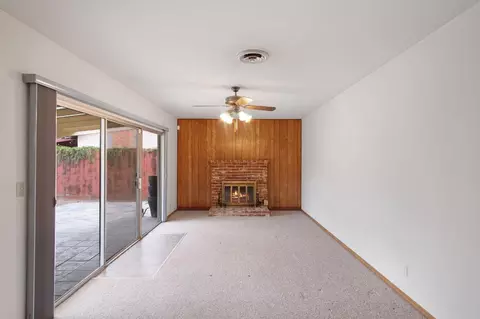 Living - 221 Bruce Ct, Modesto, CA 95350 photo 1 of 4