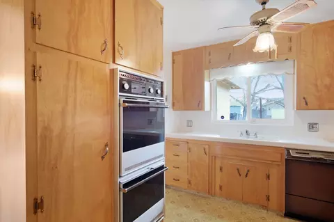 Kitchen - 221 Bruce Ct, Modesto, CA 95350 photo 2 of 4