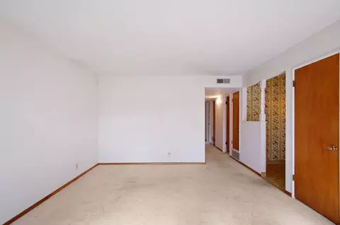 Living - 221 Bruce Ct, Modesto, CA 95350 photo 3 of 4