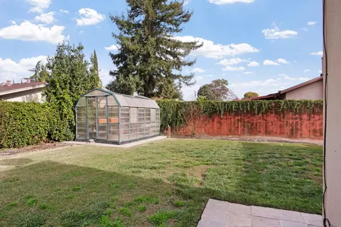 Exterior - 221 Bruce Ct, Modesto, CA 95350 photo 9 of 9