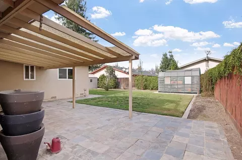 Exterior - 221 Bruce Ct, Modesto, CA 95350 photo 4 of 9