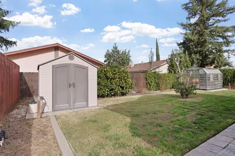 Exterior - 221 Bruce Ct, Modesto, CA 95350 photo 8 of 9