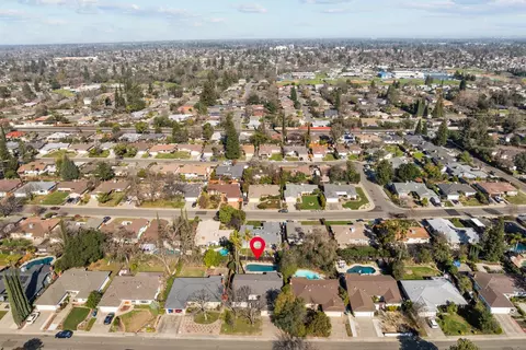 View/Area - 6439 Rolling Way, Carmichael, CA 95608 photo 3 of 4