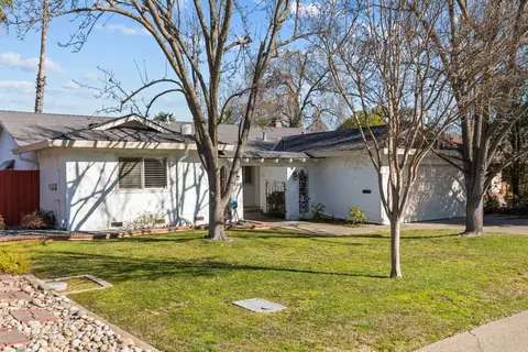 Exterior - 6439 Rolling Way, Carmichael, CA 95608 photo 9 of 10