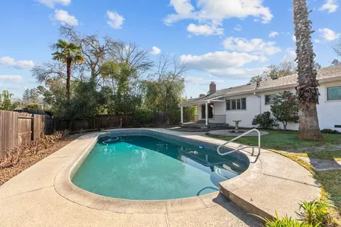 Exterior - 6439 Rolling Way, Carmichael, CA 95608 photo 4 of 10