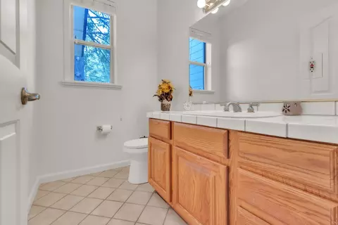 Bath - 19665 Eagle Ridge Rd, Foresthill, CA 95631 photo 2 of 2