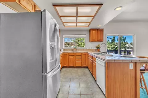 Kitchen - 19665 Eagle Ridge Rd, Foresthill, CA 95631 photo 1 of 2