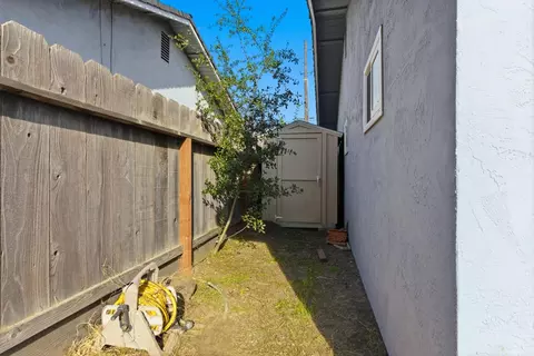 Exterior - 1520 Mable Ave, Modesto, CA 95355 photo 6 of 8