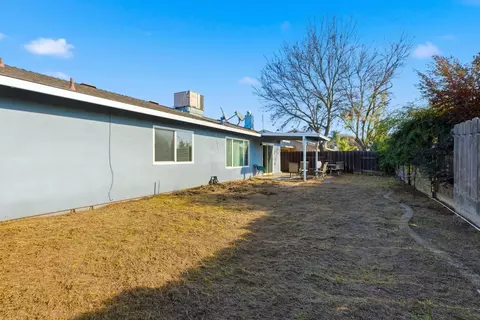 Exterior - 1520 Mable Ave, Modesto, CA 95355 photo 5 of 8