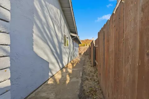 Exterior - 1520 Mable Ave, Modesto, CA 95355 photo 7 of 8