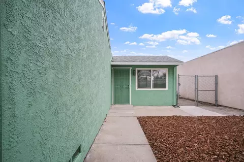 Exterior - 2728 Park Pl, Modesto, CA 95350 photo 4 of 9