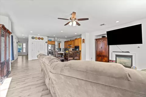 Entry Way - 1314 Sutter Creek Ct, Patterson, CA 95363 photo 2 of 10