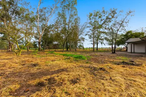 Exterior - 13400 Hibbard Rd, Lodi, CA 95240 photo 9 of 9