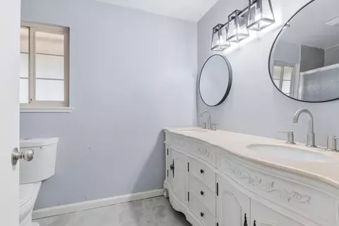 Bath - 13400 Hibbard Rd, Lodi, CA 95240 photo 1 of 3