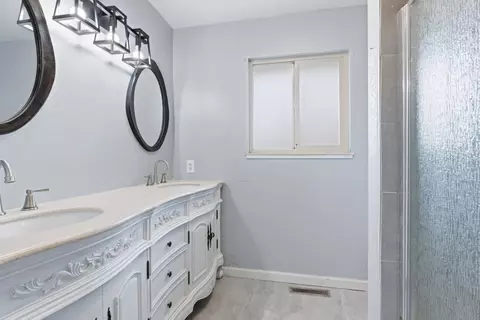 Bath - 13400 Hibbard Rd, Lodi, CA 95240 photo 3 of 3
