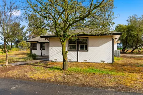 Exterior - 13400 Hibbard Rd, Lodi, CA 95240 photo 3 of 9
