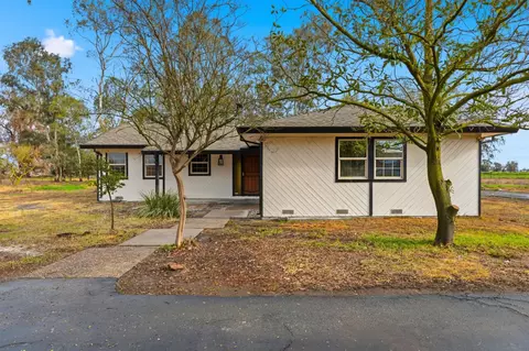 Exterior - 13400 Hibbard Rd, Lodi, CA 95240 photo 2 of 9