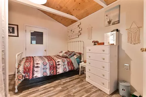 Bedroom - 18371 S Sugar Pine Dr, Pine Grove, CA 95665 photo 5 of 6