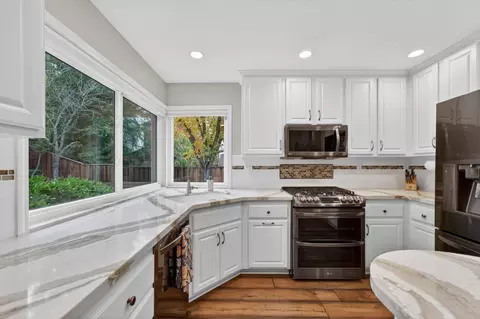 Kitchen - 6008 Equestrian Ter, Rocklin, CA 95677 photo 4 of 5