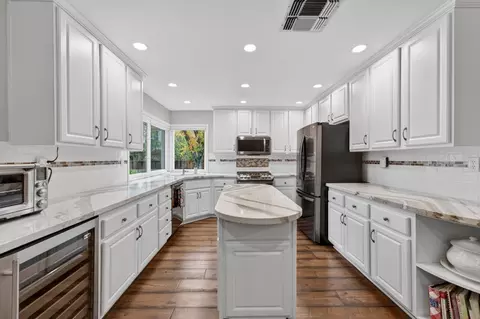 Kitchen - 6008 Equestrian Ter, Rocklin, CA 95677 photo 2 of 5
