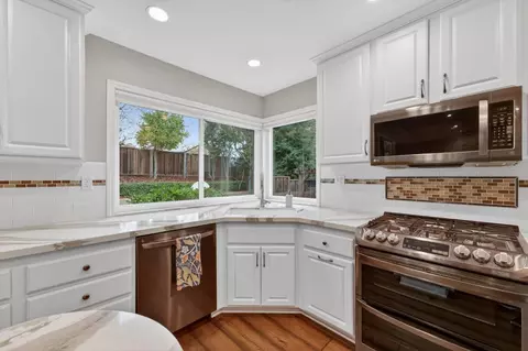 Kitchen - 6008 Equestrian Ter, Rocklin, CA 95677 photo 5 of 5