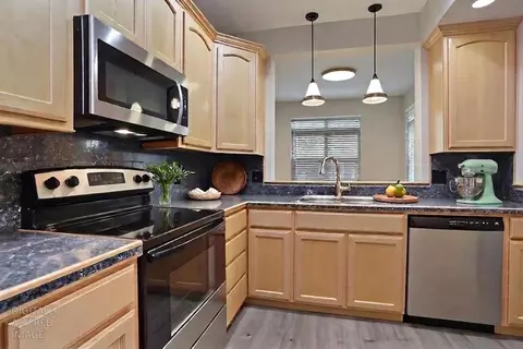 Kitchen - 6986 Stagecoach Rd #B, Dublin, CA 94568 photo 1 of 1