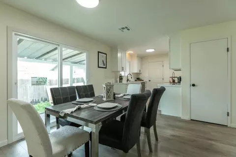 Dining - 2935 Holly Dr, Tracy, CA 95376 photo 1 of 2