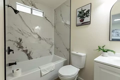 Bath - 2935 Holly Dr, Tracy, CA 95376 photo 3 of 4