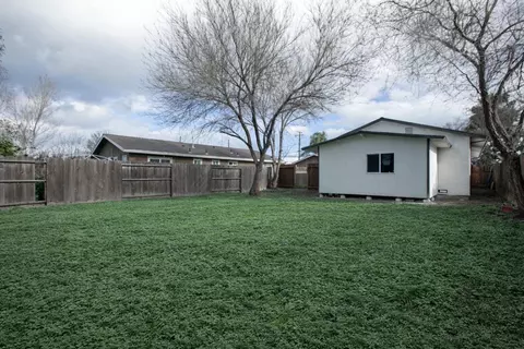 Exterior - 2935 Holly Dr, Tracy, CA 95376 photo 3 of 7