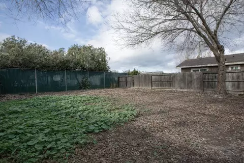 Exterior - 2935 Holly Dr, Tracy, CA 95376 photo 4 of 7