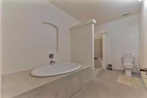 Bath - 20235 E Clinton Rd, Jackson, CA 95642 photo 13 of 13