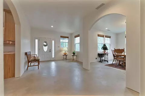 Entry Way - 20235 E Clinton Rd, Jackson, CA 95642 photo 7 of 9