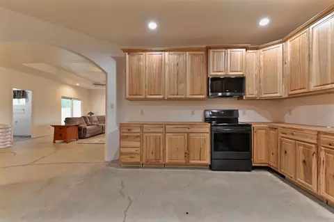 Kitchen - 20235 E Clinton Rd, Jackson, CA 95642 photo 2 of 4