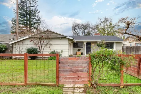 Exterior - 7018 Middlecoff Way, Sacramento, CA 95822 photo 2 of 15