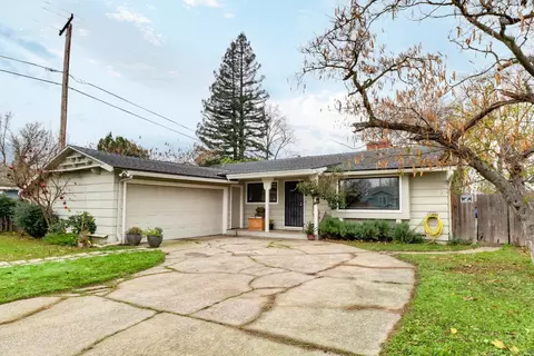 Exterior - 7018 Middlecoff Way, Sacramento, CA 95822 photo 13 of 15
